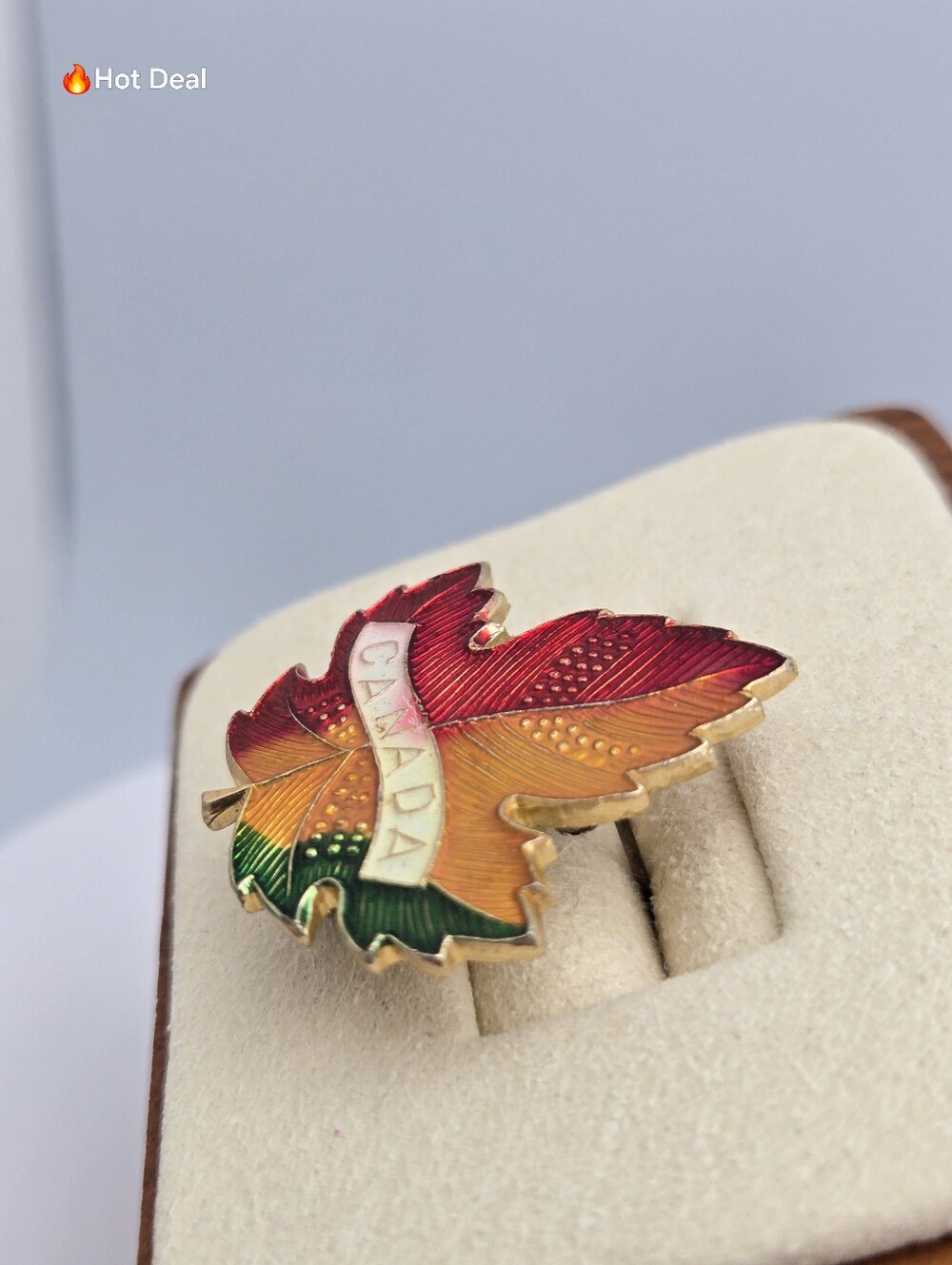 Canada Maple Leaf Enamel Brooch Gold Tone Souvenir Lapel Pin 1" - Picture 4 of 6